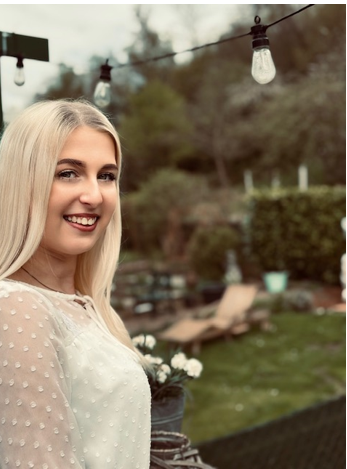 Dana Latzkow Headshot