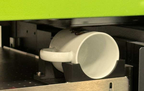 Handled ceramic mug being printed on the X5-T High Throw